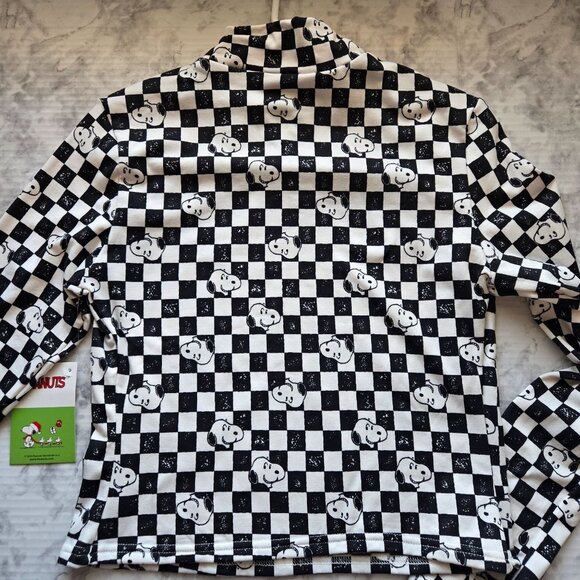 NWT Peanuts Snoopy Checkerboard Long-Sleeve Mock Neck Top Black/White Size M - Picture 2 of 5